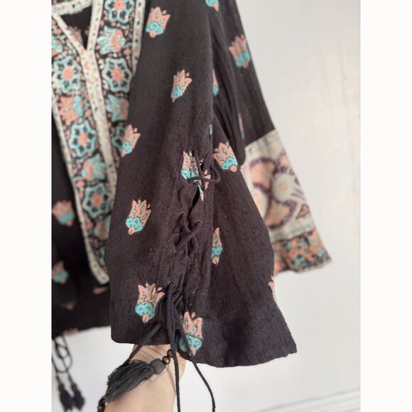 Free People Bandana Bandit Embroidered Peasant Top Size 6 Black Boho Festival - Picture 10 of 15